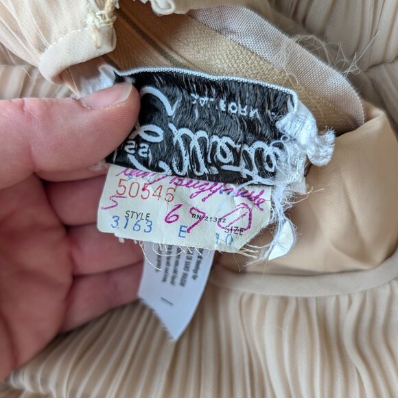 Vintage Miss Elliette Tan Beige Pleated Crinkle Maxi Dress Gown - Picture 10 of 13